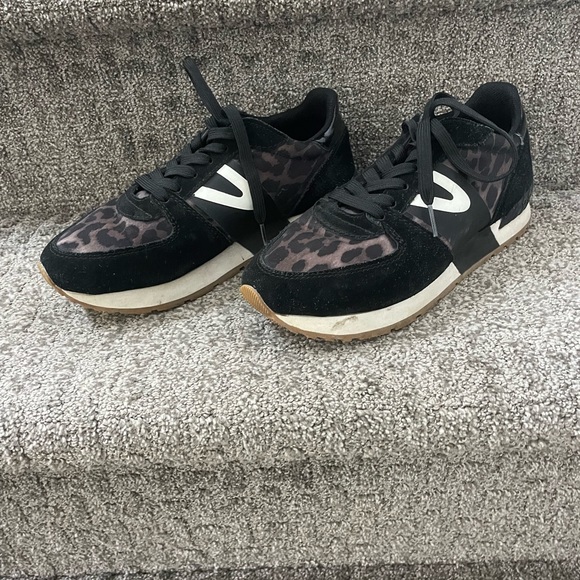 Super cute Tretorn sneakers - Picture 2 of 9